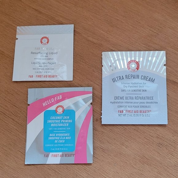 First Aid Beauty Set w/Fun Motif Zip Top Bag - Picture 3 of 15